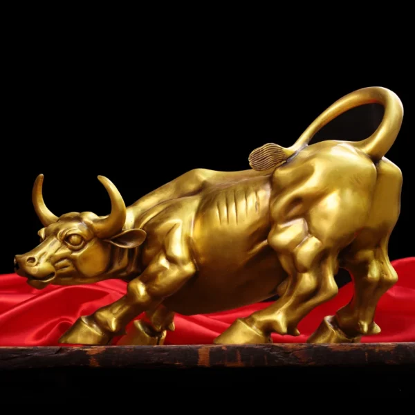 Wall Street Cattle Sculpture, Copper Cow Statue - Ideal Office Decoration, Mascot, and Business Gift showcasing Artistic Craftsmanship - Image 3