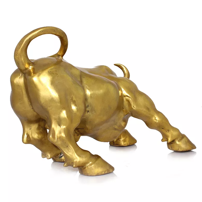 Wall Street Cattle Sculpture, Copper Cow Statue - Ideal Office Decoration, Mascot, and Business Gift showcasing Artistic Craftsmanship