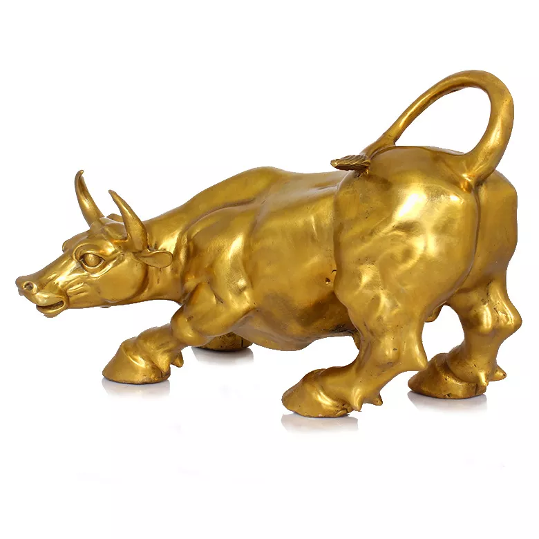 Wall Street Cattle Sculpture, Copper Cow Statue - Ideal Office Decoration, Mascot, and Business Gift showcasing Artistic Craftsmanship