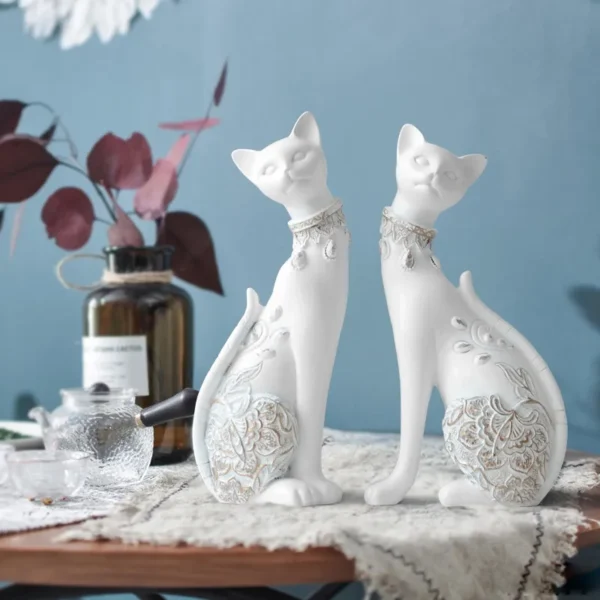 Charming Pair of Cat Ornaments European Creative Wedding Gift and Home Decor Sculpture Set - Image 3