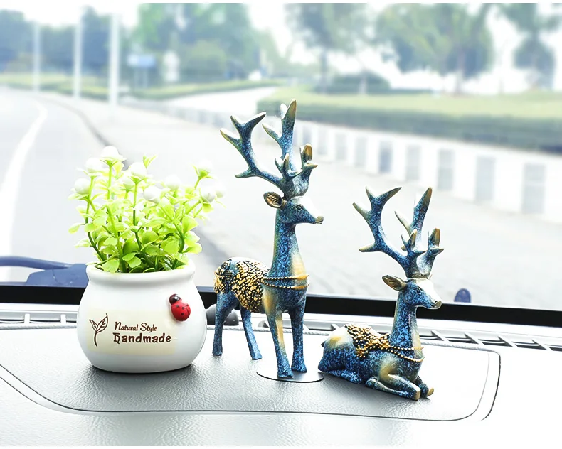 2-Piece Personalized and Creative Deer Ornaments for Auto Interior Decoration and Indoor Tabletop Beautification