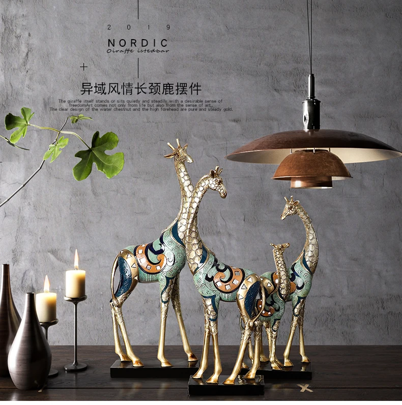 Giraffe Mother and Child Simulation Animal Sculpture Modern Home Decoration with Golden Handicraft Ornaments