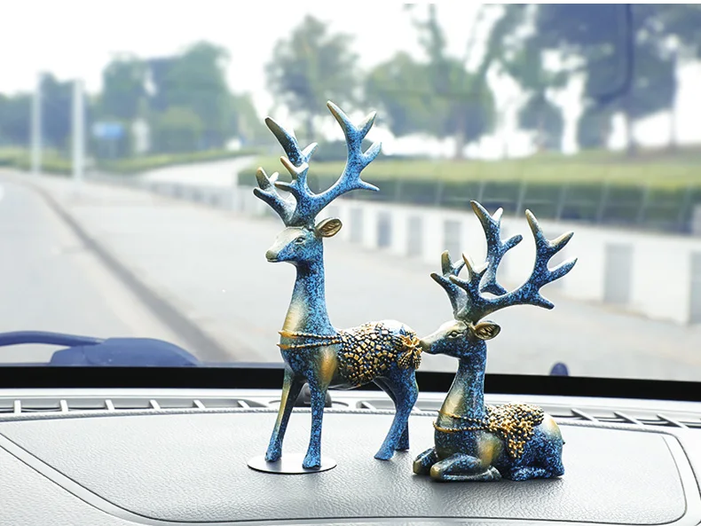 2-Piece Personalized and Creative Deer Ornaments for Auto Interior Decoration and Indoor Tabletop Beautification