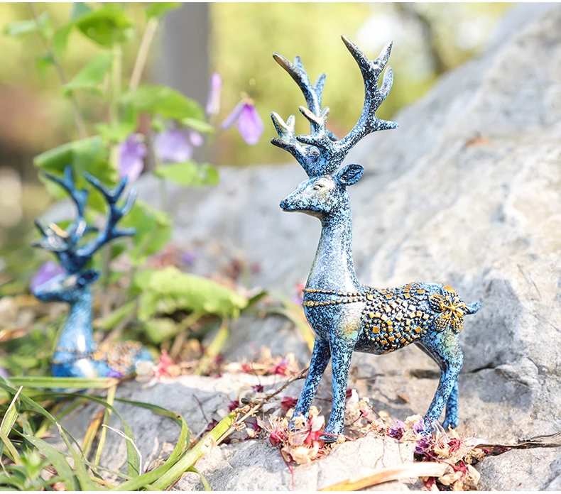 2-Piece Personalized and Creative Deer Ornaments for Auto Interior Decoration and Indoor Tabletop Beautification